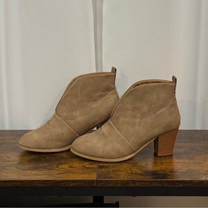 Women's Tan Ankle Boots